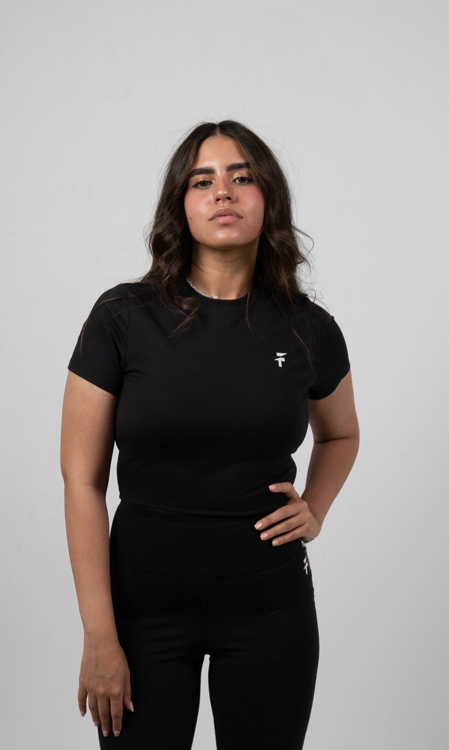 ULTRA SOFT ESSENTIAL CROP TOP - Black - FIT TRIBE