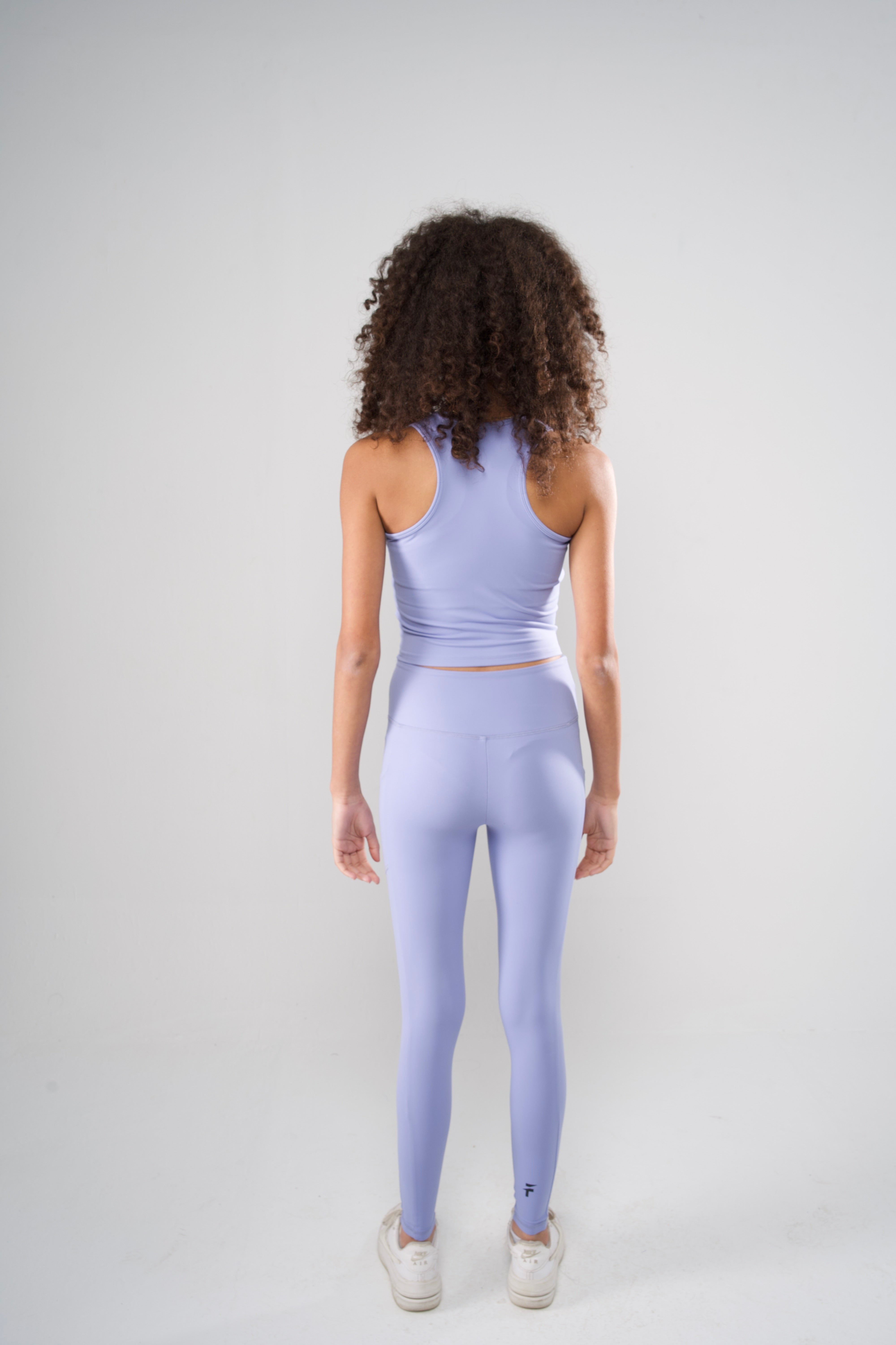 ULTRA SOFT ESSENTIAL SLEEVELESS CROP TOP - Lilac Cloud