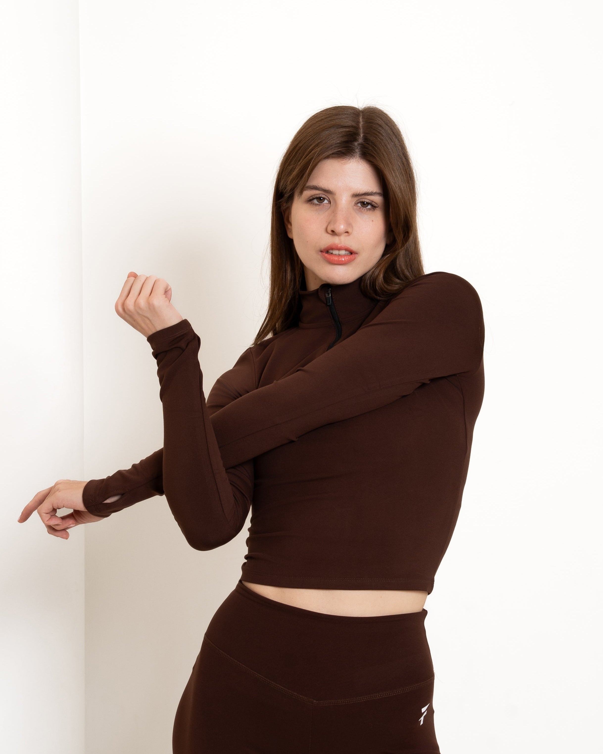 ULTRA SOFT ESSENTIAL ZIP-UP BODY FIT TOP - Espresso