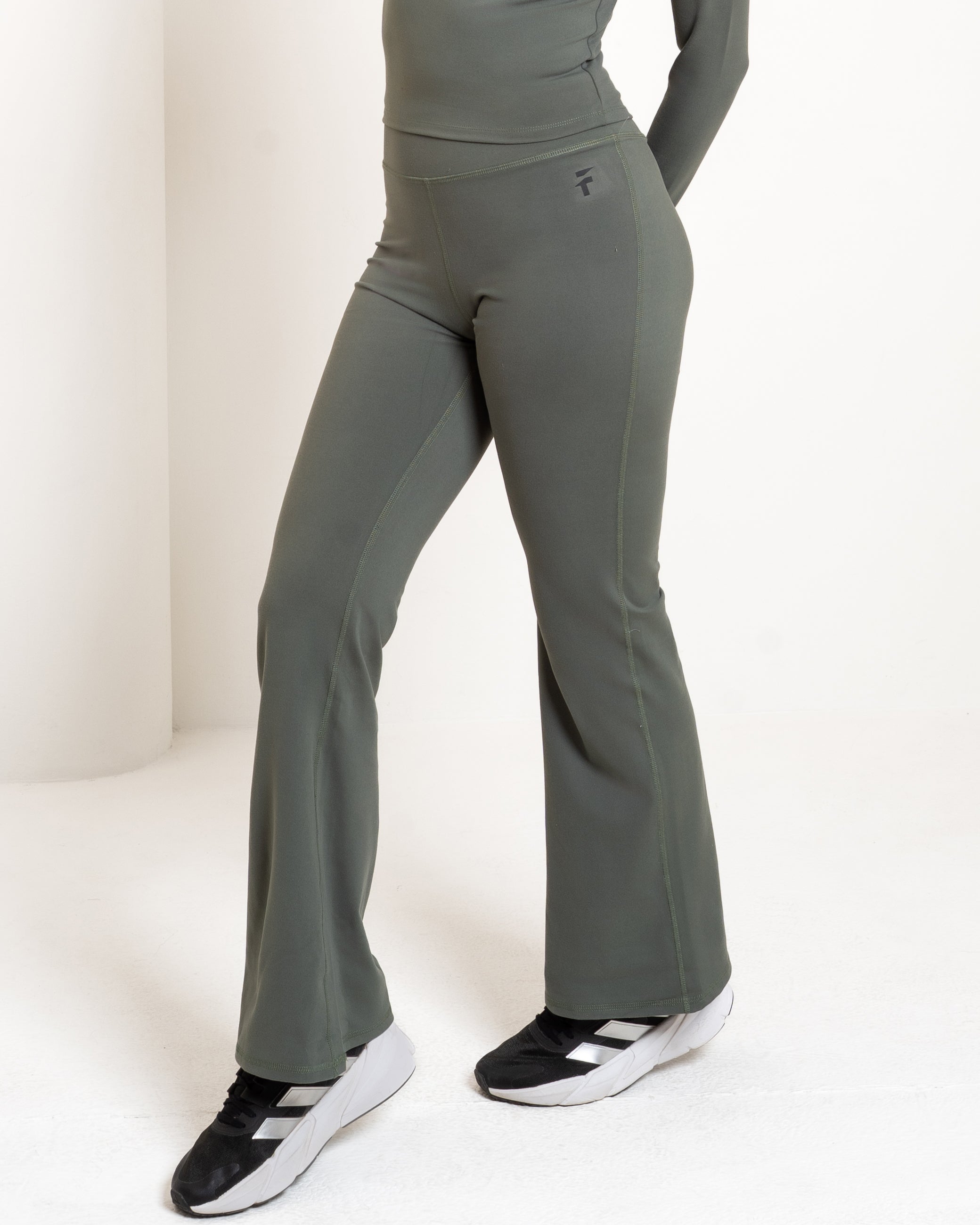 ULTRA SOFT PREMIUM FLARED PANTS - Army Green
