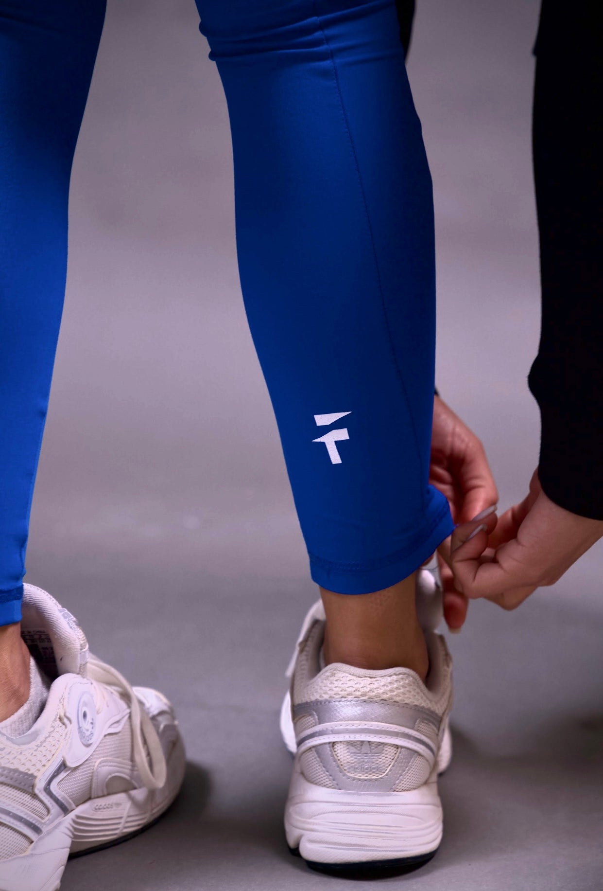 ULTRA SOFT ESSENTIAL POCKETED LEGGINGS - Primary Blue - FIT TRIBE