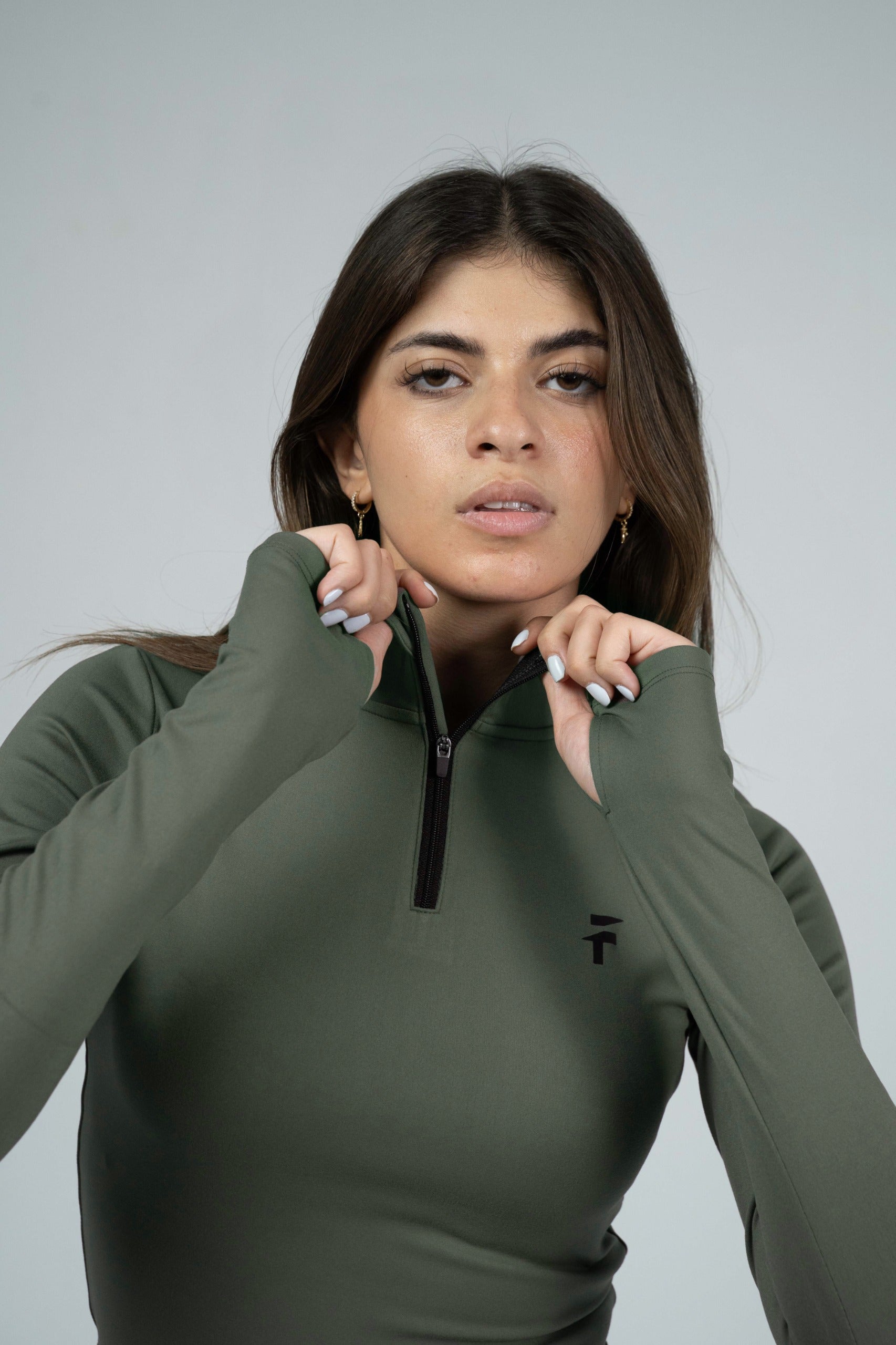 ULTRA SOFT ESSENTIAL ZIP-UP BODY FIT TOP - Army Green