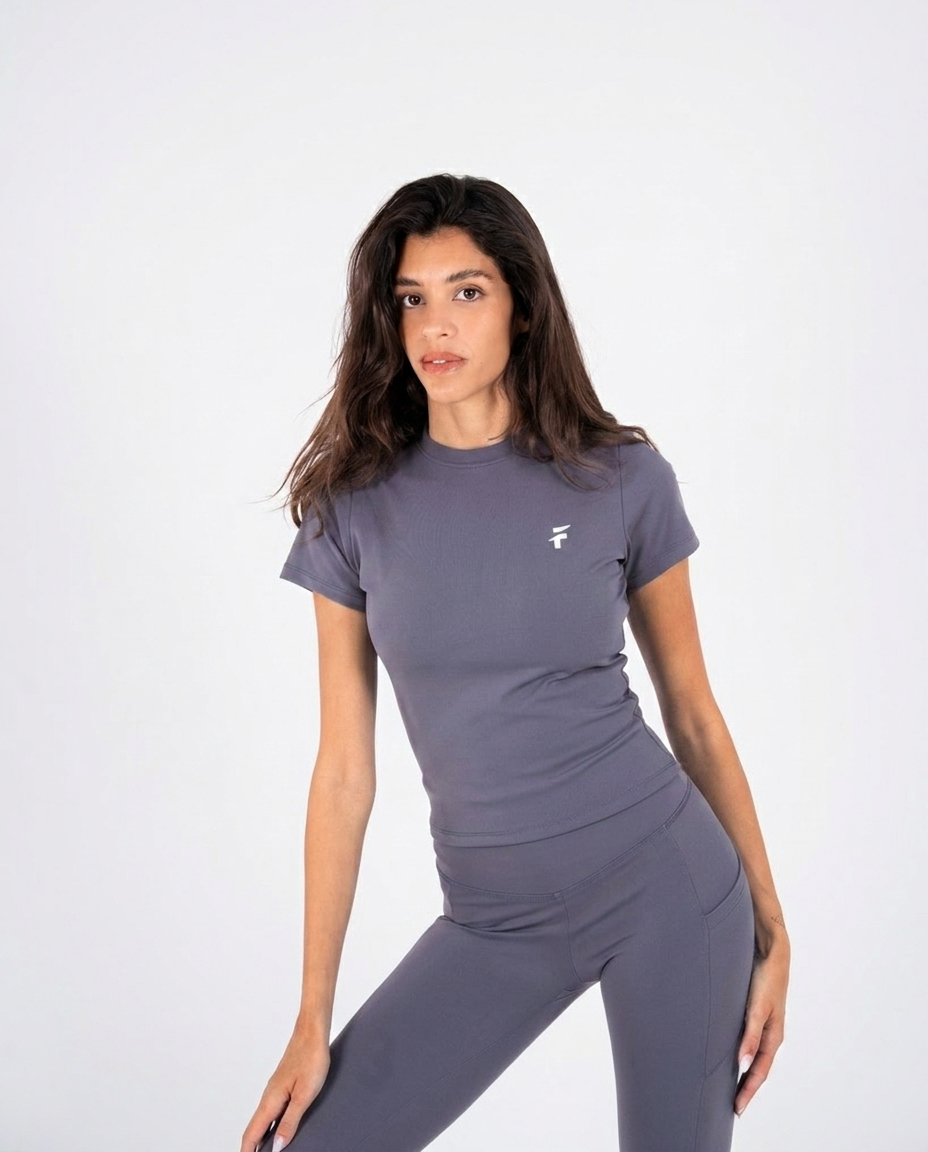 Apex Longline Top Graphite - pose 2