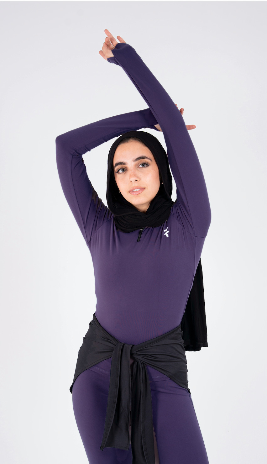 Essential Half-Zip Dark Berry - Action