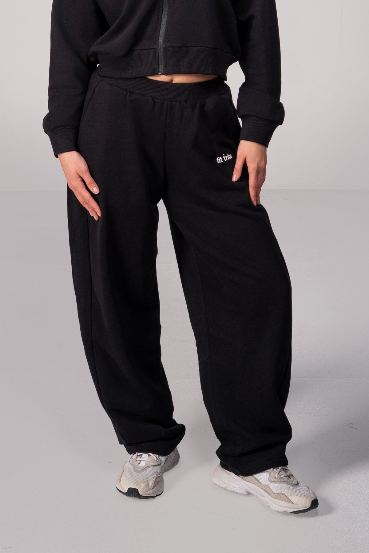 OFF-DUTY CLOUD COTTON BALLOON PANTS - Black - FIT TRIBE