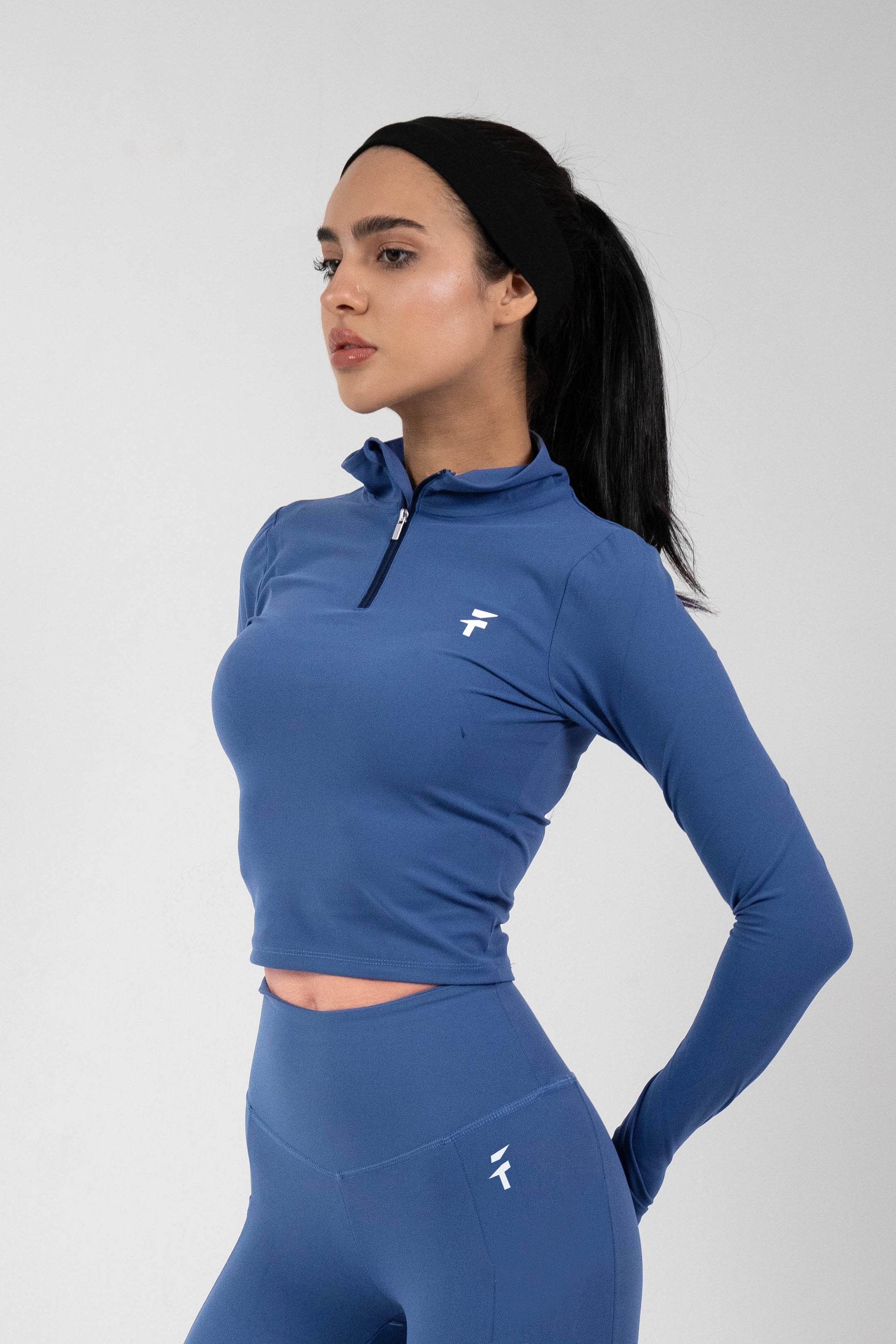 ULTRA SOFT ESSENTIAL ZIP-UP BODY FIT TOP - Crystal Blue