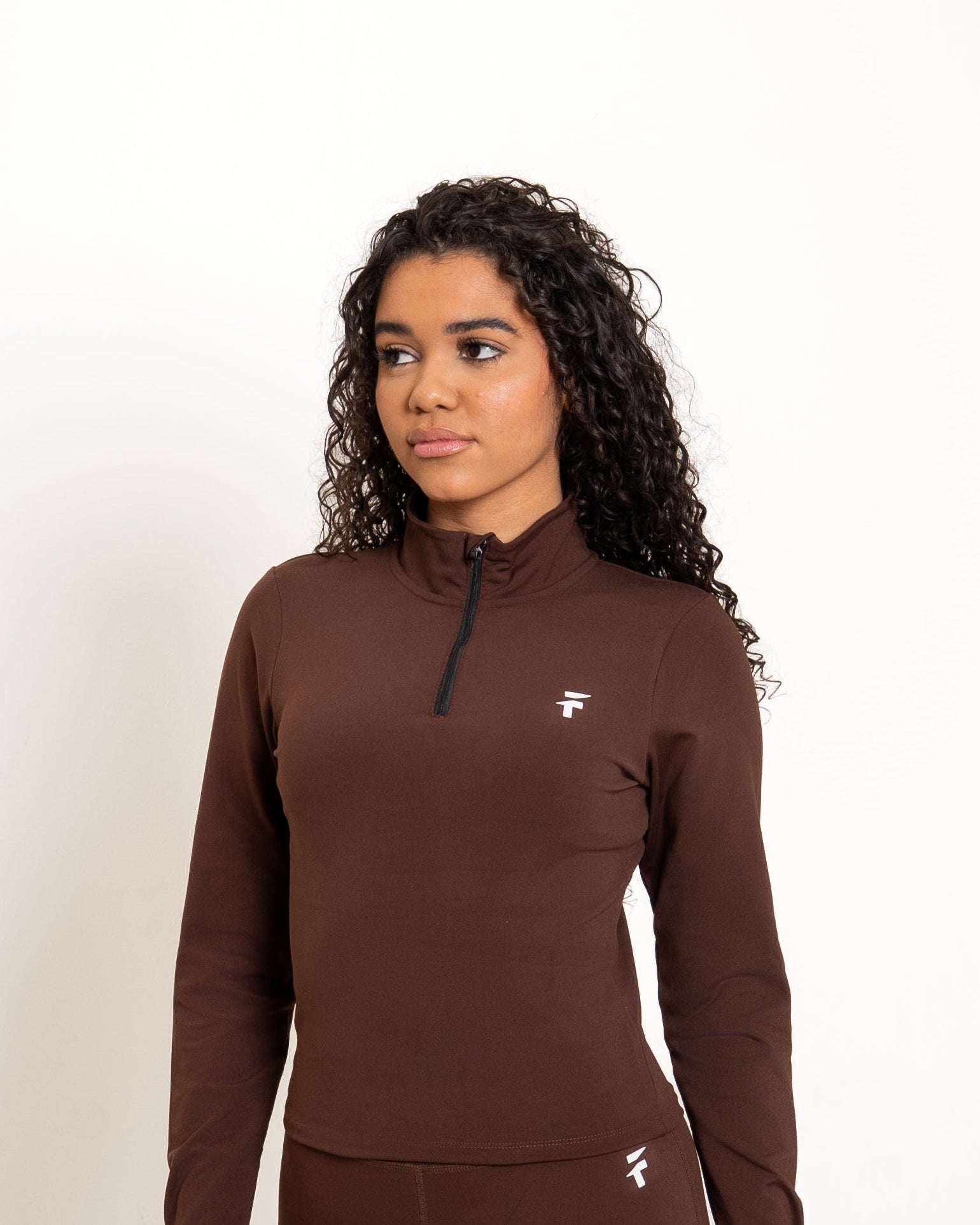 ULTRA SOFT ESSENTIAL ZIP-UP BODY FIT TOP - Espresso