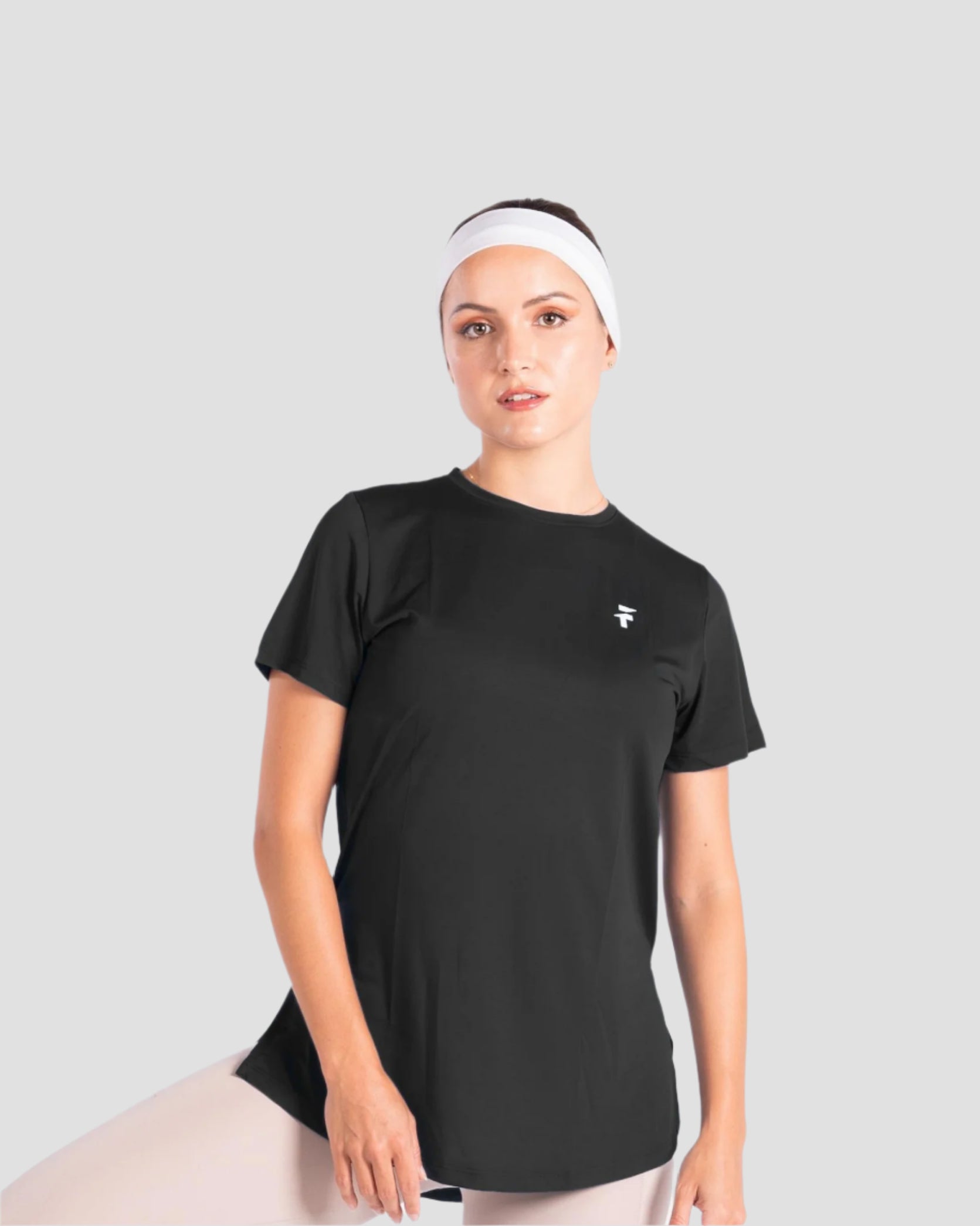 PERFORMANCE EXTENDED SHORT SLEEVE TOP  - Black - FIT TRIBE